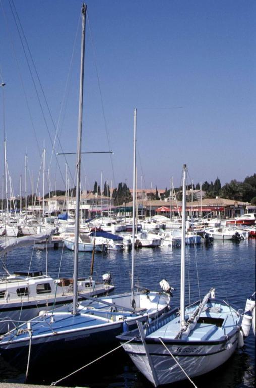 Hotel Merea La Londe-les-Maures Buitenkant foto